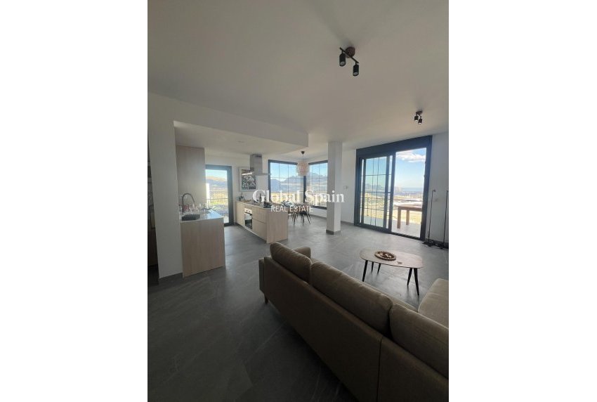 Nouvelle construction - Maison -
POLOP - PAU1