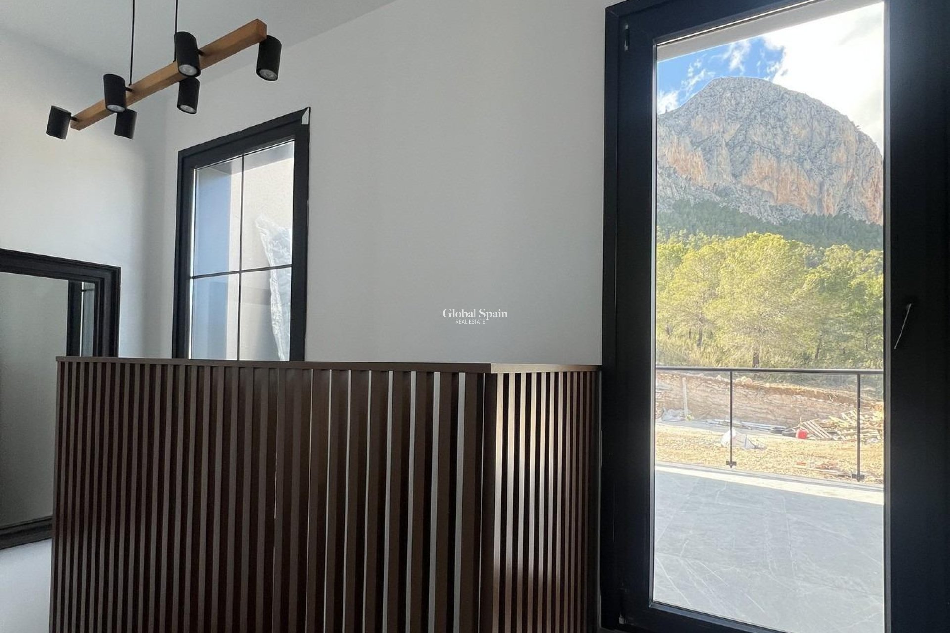 Nouvelle construction - MAISON -
POLOP - PAU1