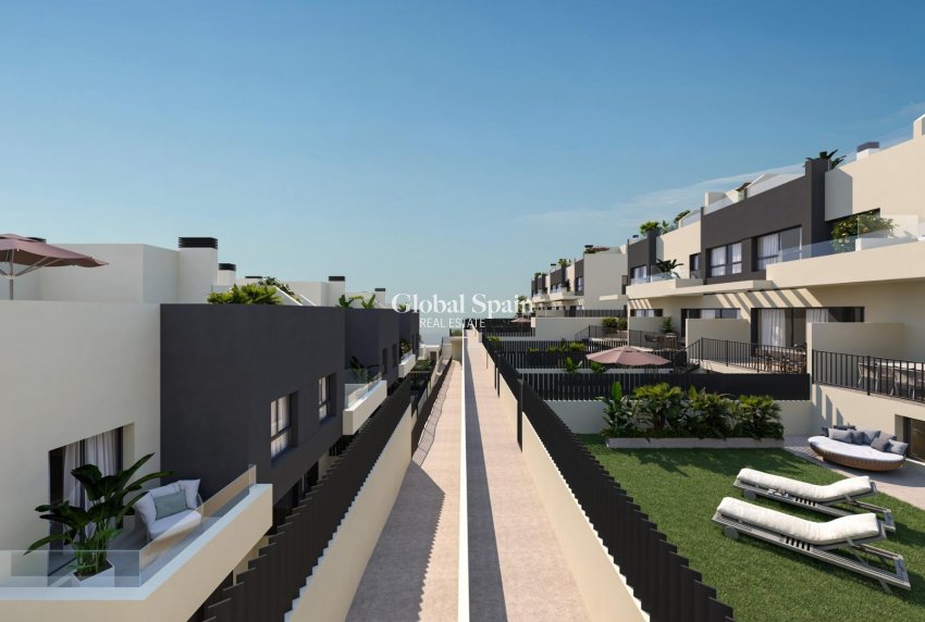 Nouvelle construction - MAISON -
VÉLEZ - MÁLAGA - Torre del Mar