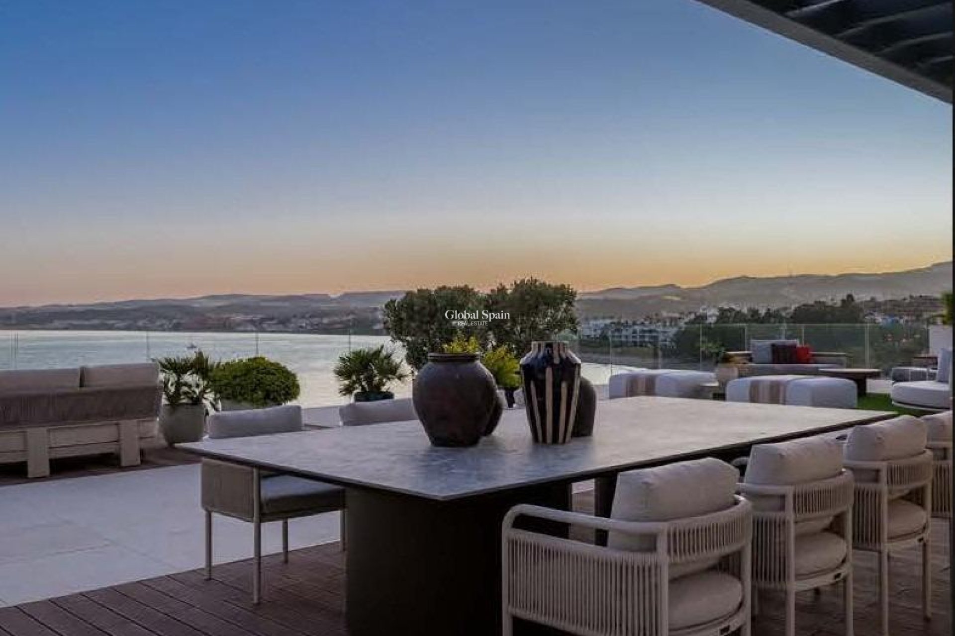 Nouvelle construction - PENTHOUSE -
ESTEPONA - Playa del Cristo