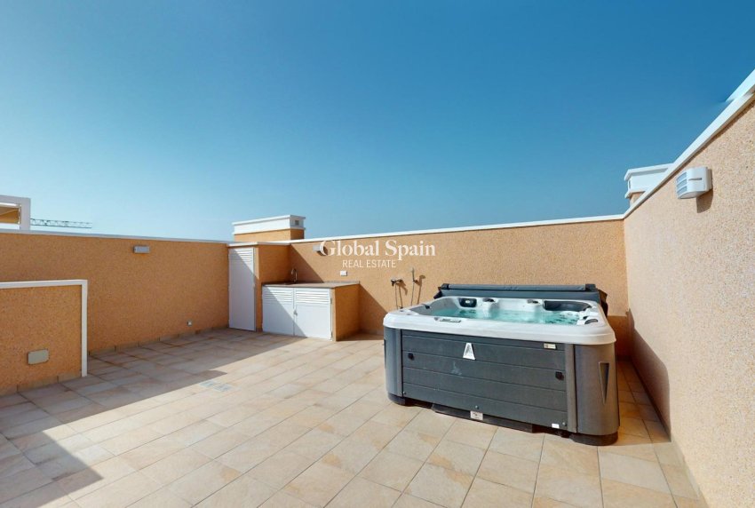 Nouvelle construction - PENTHOUSE -
GUARDAMAR DEL SEGURA - EL RASO