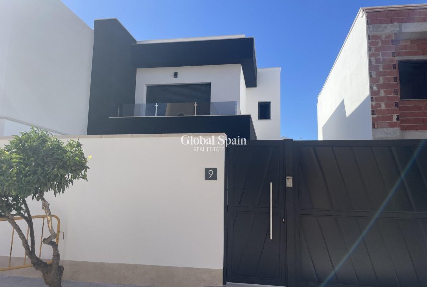 Nouvelle construction - VILLA -
ALMORADÍ - Heredades