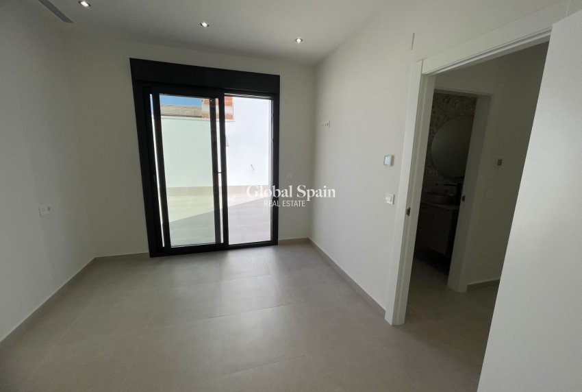 Nouvelle construction - VILLA -
ALMORADÍ - Heredades