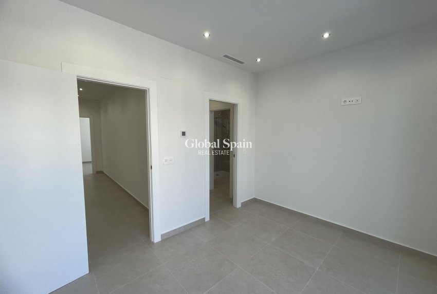 Nouvelle construction - VILLA -
ALMORADÍ - Heredades