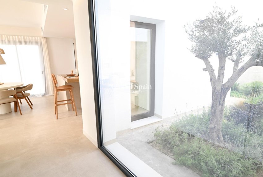 Nouvelle construction - VILLA -
BAÑOS Y MENDIGO - Altaona Golf