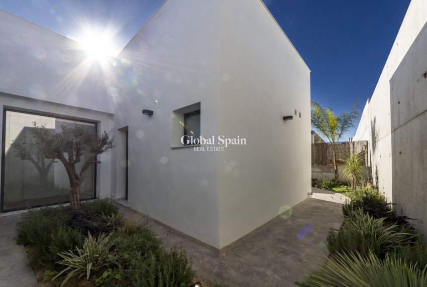 Nouvelle construction - VILLA -
BAÑOS Y MENDIGO - Altaona Golf