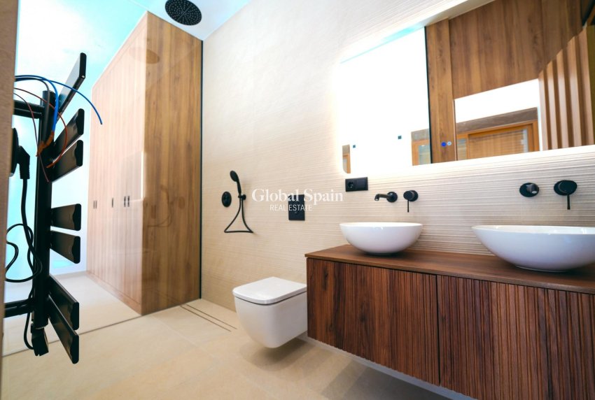 Nouvelle construction - VILLA -
BENEJÚZAR - alta