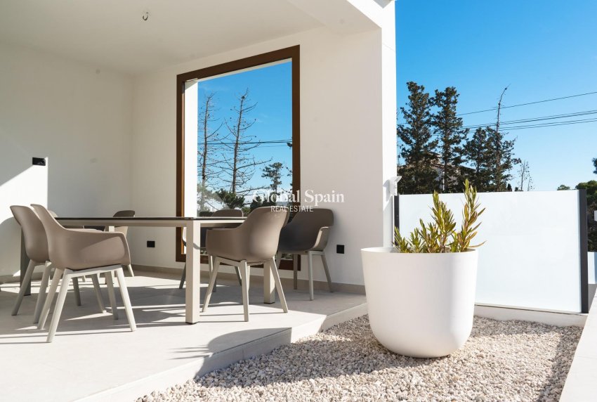 Nouvelle construction - VILLA -
BENEJÚZAR - alta
