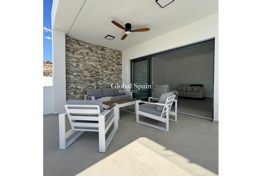 Nouvelle construction - VILLA -
BENIJÓFAR - Pueblo