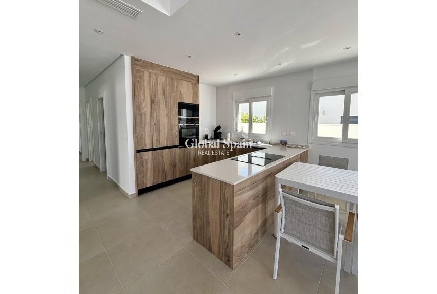 Nouvelle construction - VILLA -
BENIJÓFAR - Pueblo