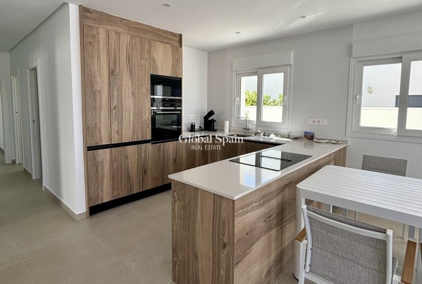 Nouvelle construction - VILLA -
BENIJÓFAR - Pueblo