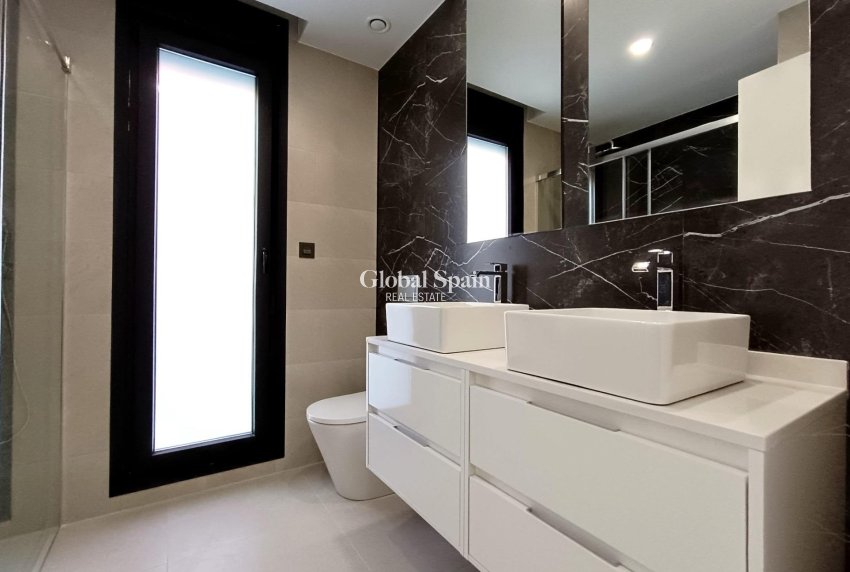 Nouvelle construction - VILLA -
BENIJÓFAR - Pueblo