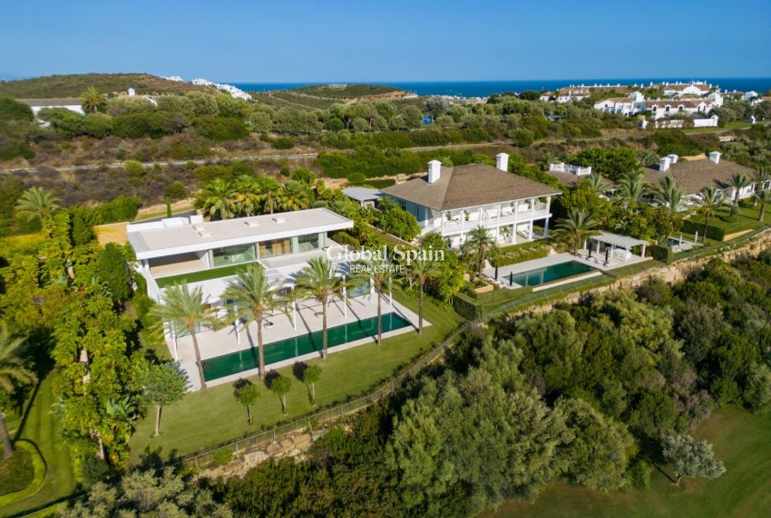 Nouvelle construction - VILLA -
Casares - Pedregales