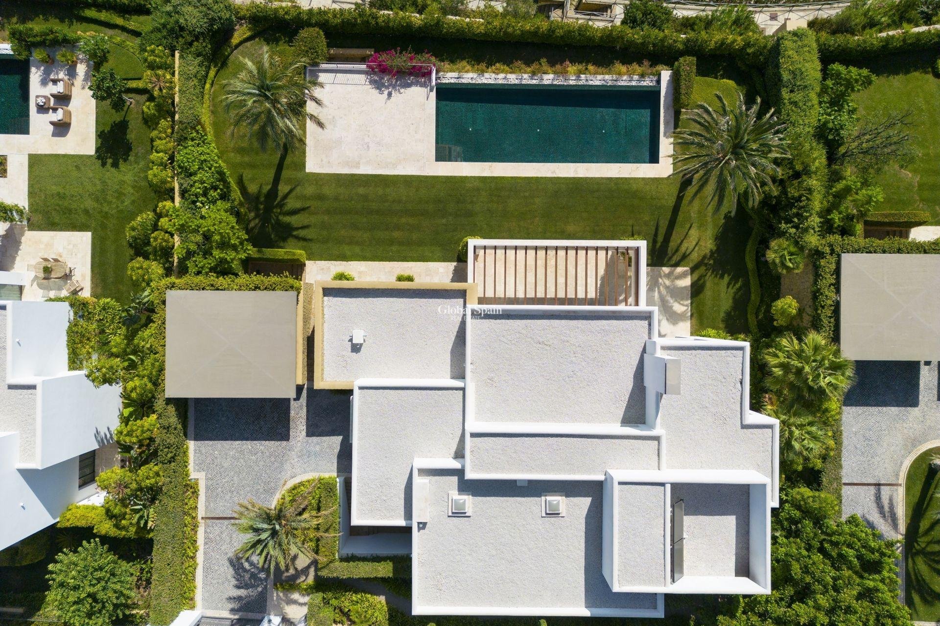 Nouvelle construction - VILLA -
CASARES - Pedregales