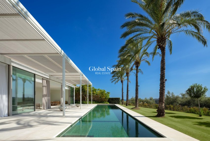 Nouvelle construction - VILLA -
CASARES - Pedregales