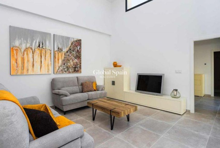 Nouvelle construction - VILLA -
DAYA NUEVA - CENTRO