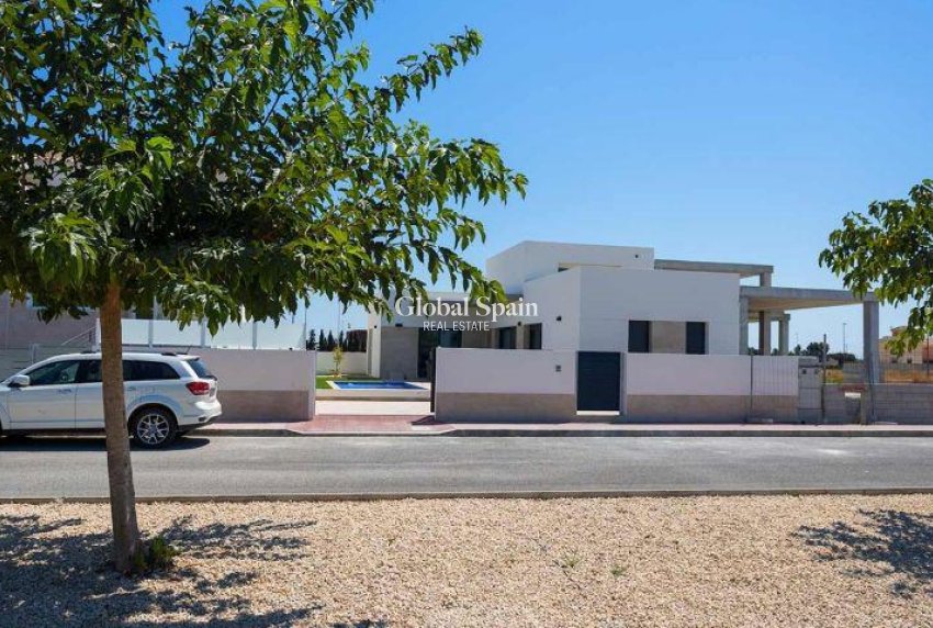 Nouvelle construction - VILLA -
DAYA NUEVA - CENTRO