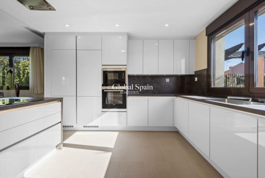 Nouvelle construction - VILLA -
ESTEPONA - Azata Golf Estepona Oeste