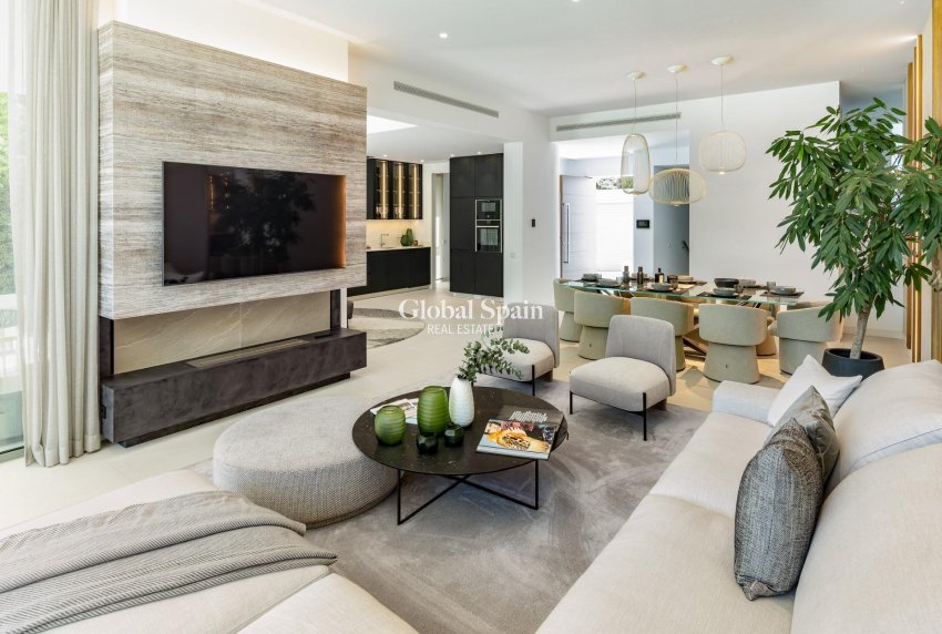 Nouvelle construction - VILLA -
ESTEPONA - Paraiso Alto