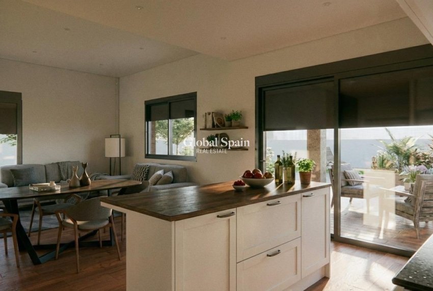 Nouvelle construction - VILLA -
JACARILLA - Vistabella