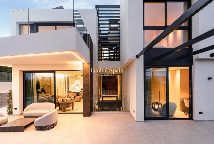 Nouvelle construction - VILLA -
LA NUCÍA - Coblanca