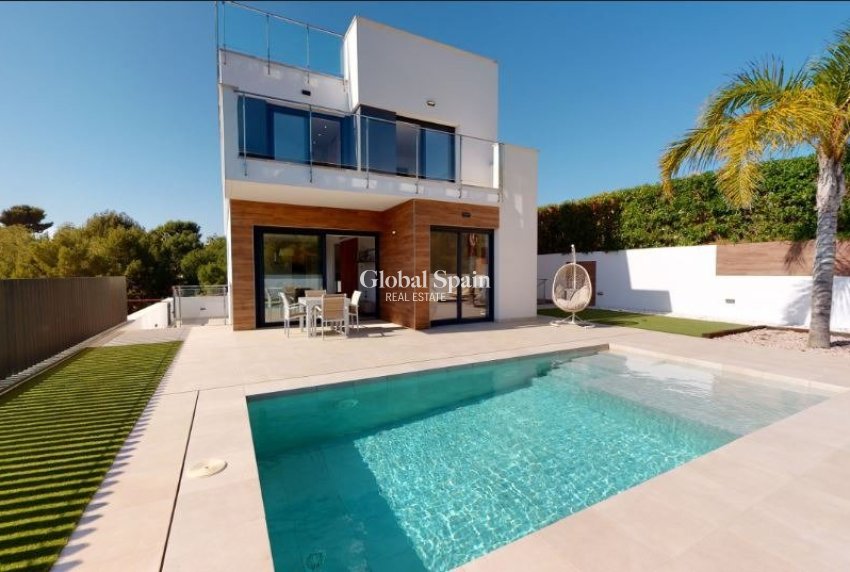 Nouvelle construction - VILLA -
LA NUCÍA - Urb. Don Mar