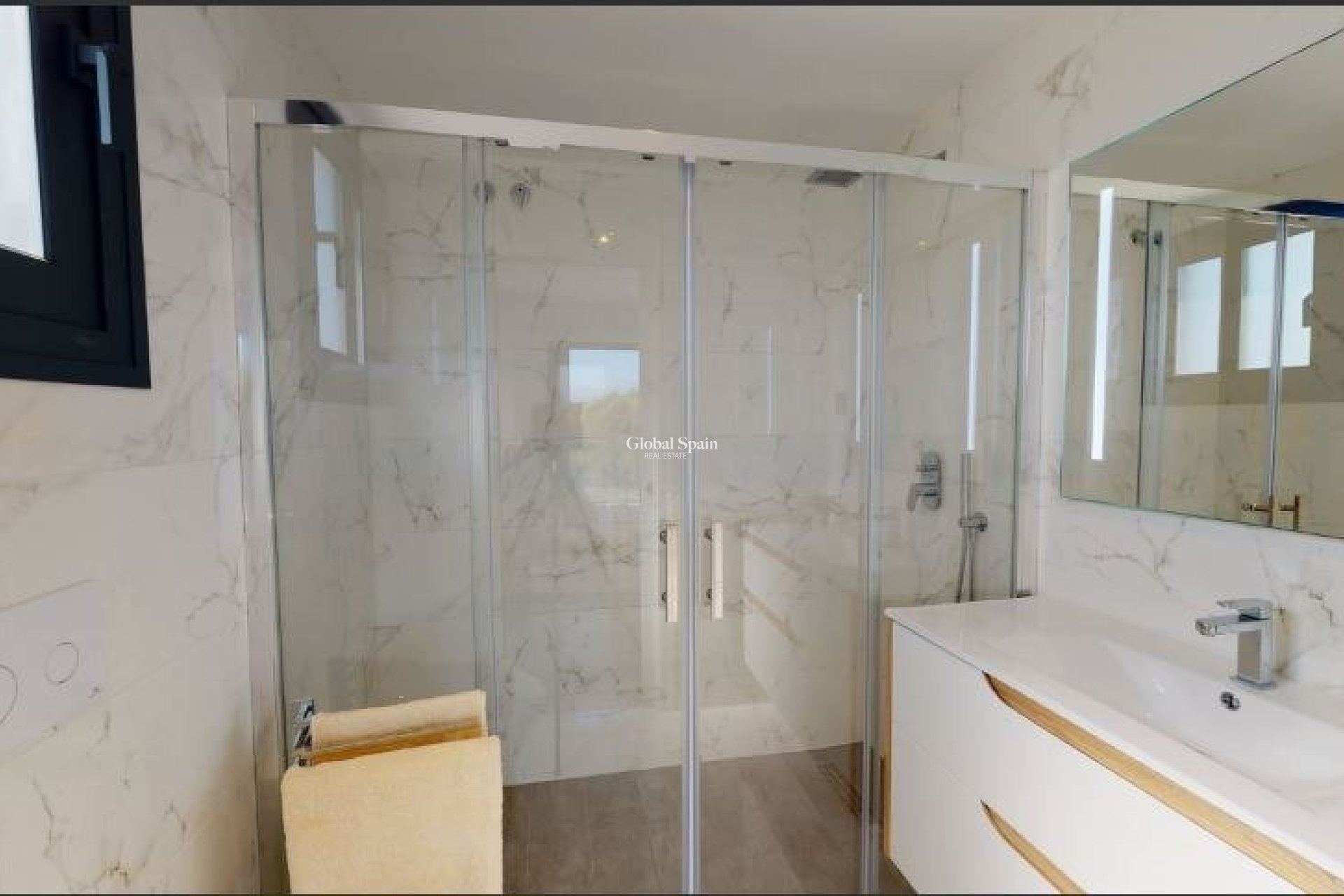 Nouvelle construction - VILLA -
LA NUCÍA - Urb. Don Mar