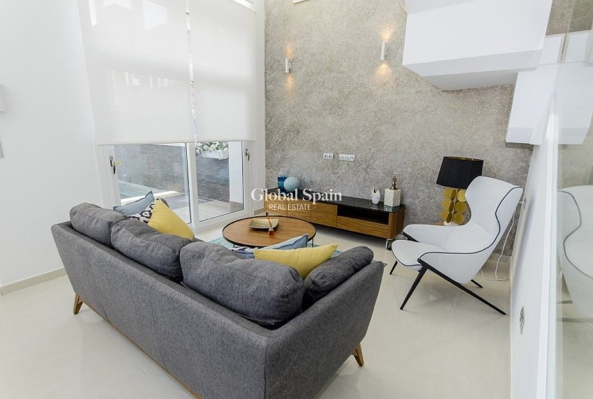 Nouvelle construction - Villa -
LOS MONTESINOS - La Herrada