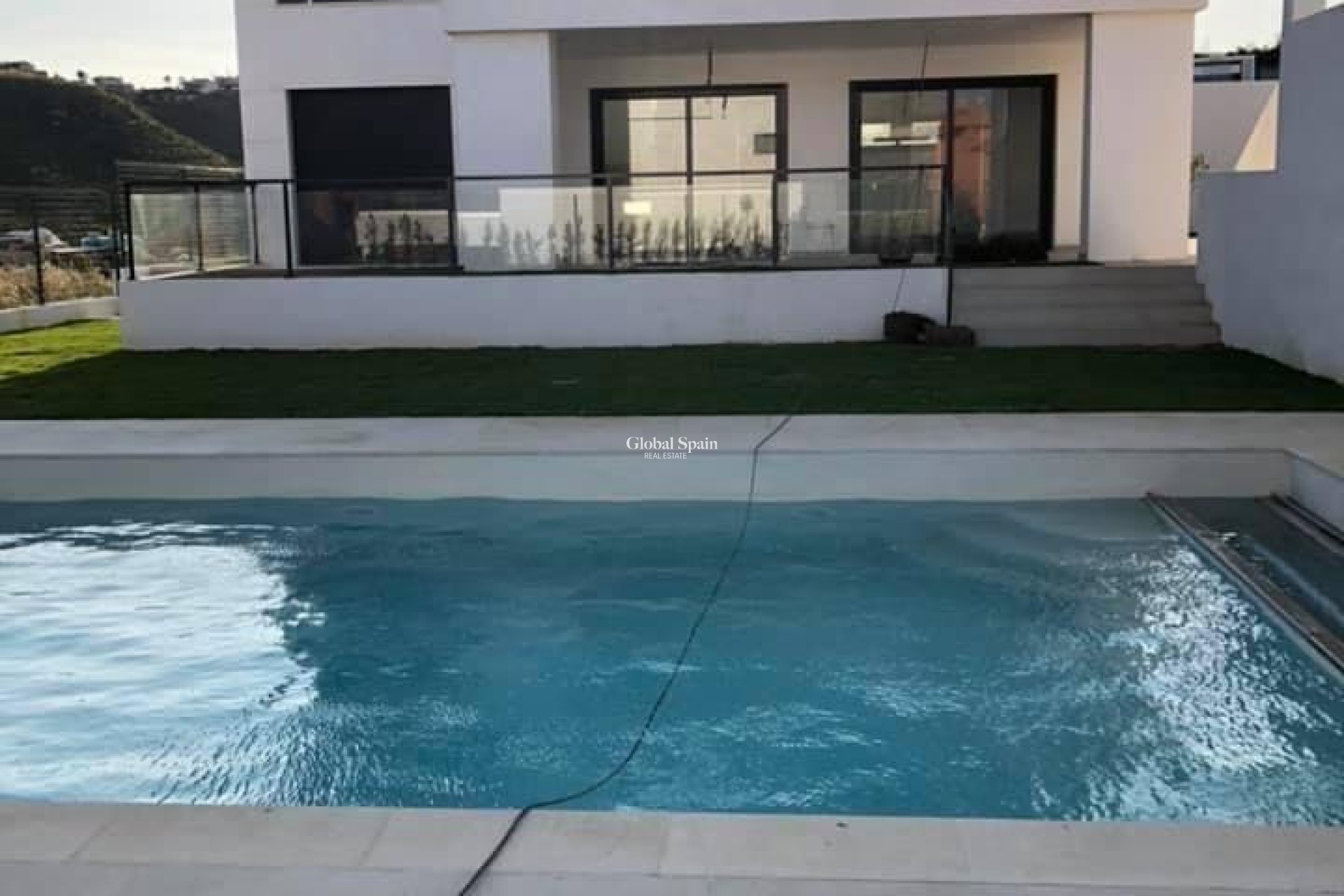 Nouvelle construction - VILLA -
MANILVA - La Duquesa