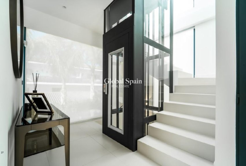 Nouvelle construction - Villa -
MARBELLA - The Golden Mile