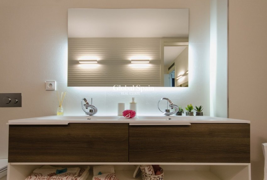 Nouvelle construction - Villa -
ORIHUELA COSTA - CAMPOAMOR