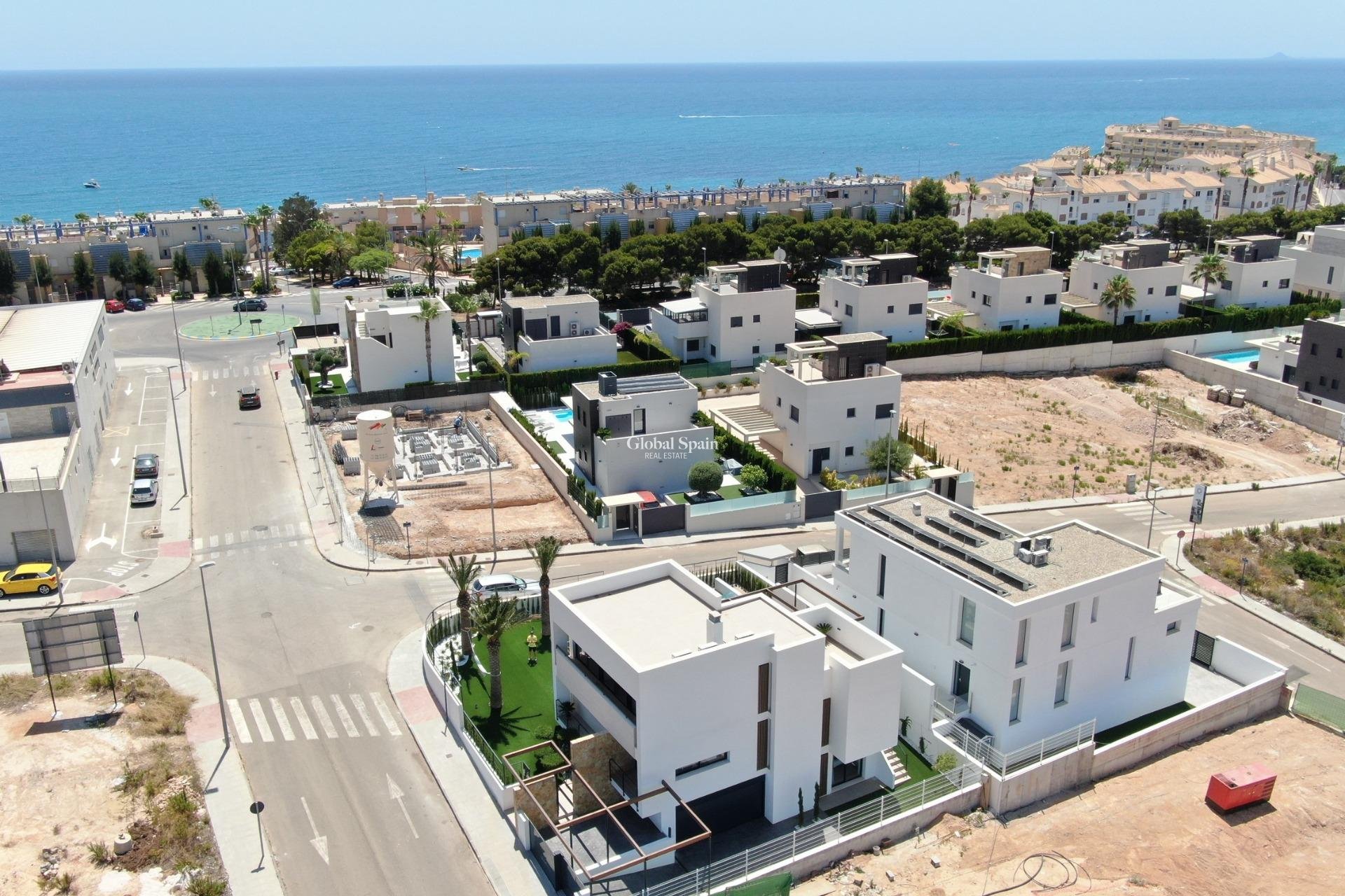 Nouvelle construction - VILLA -
ORIHUELA COSTA - CAMPOAMOR
