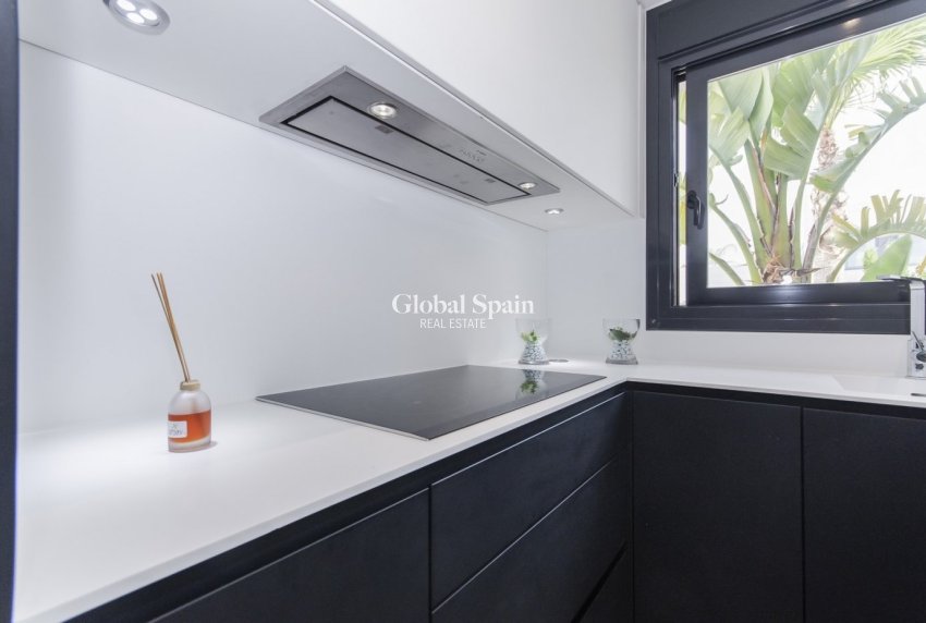 Nouvelle construction - VILLA -
ORIHUELA COSTA - CAMPOAMOR