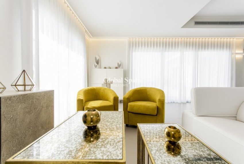 Nouvelle construction - VILLA -
ORIHUELA COSTA - CAMPOAMOR