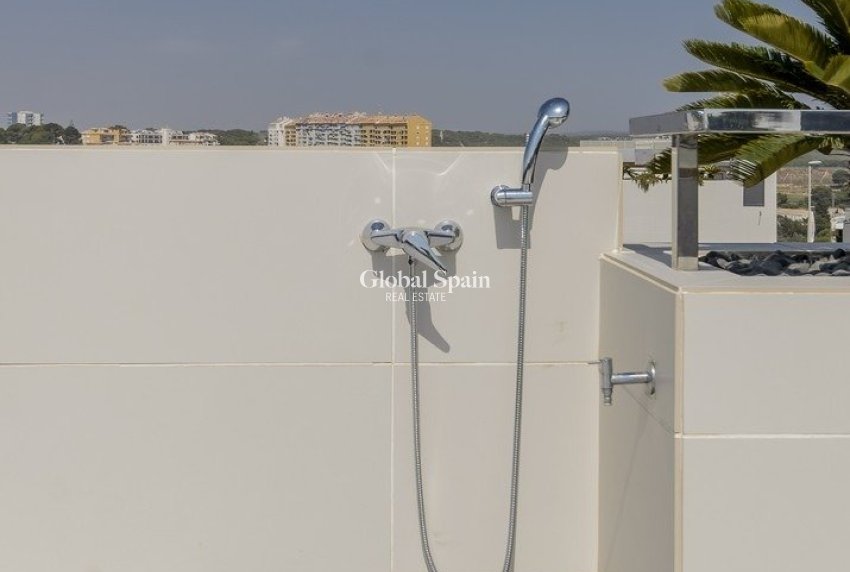 Nouvelle construction - VILLA -
ORIHUELA COSTA - CAMPOAMOR