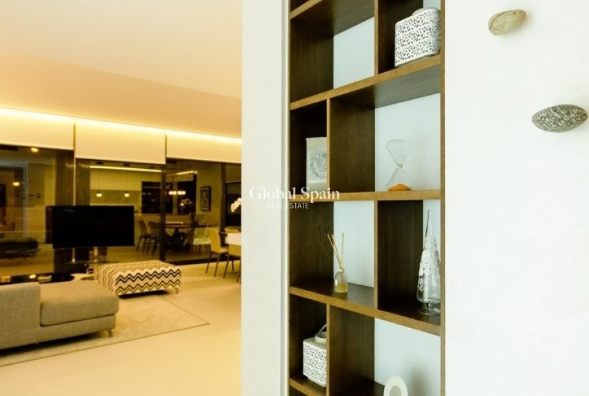 Nouvelle construction - VILLA -
ORIHUELA COSTA - CAMPOAMOR