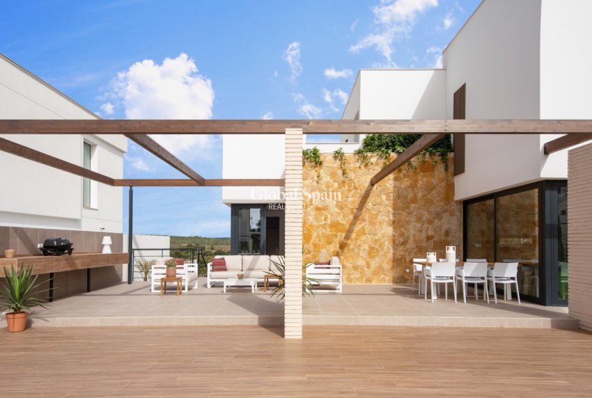 Nouvelle construction - VILLA -
ORIHUELA COSTA - CAMPOAMOR