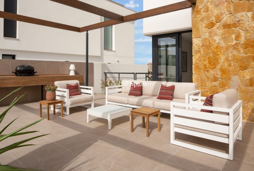 Nouvelle construction - VILLA -
ORIHUELA COSTA - CAMPOAMOR