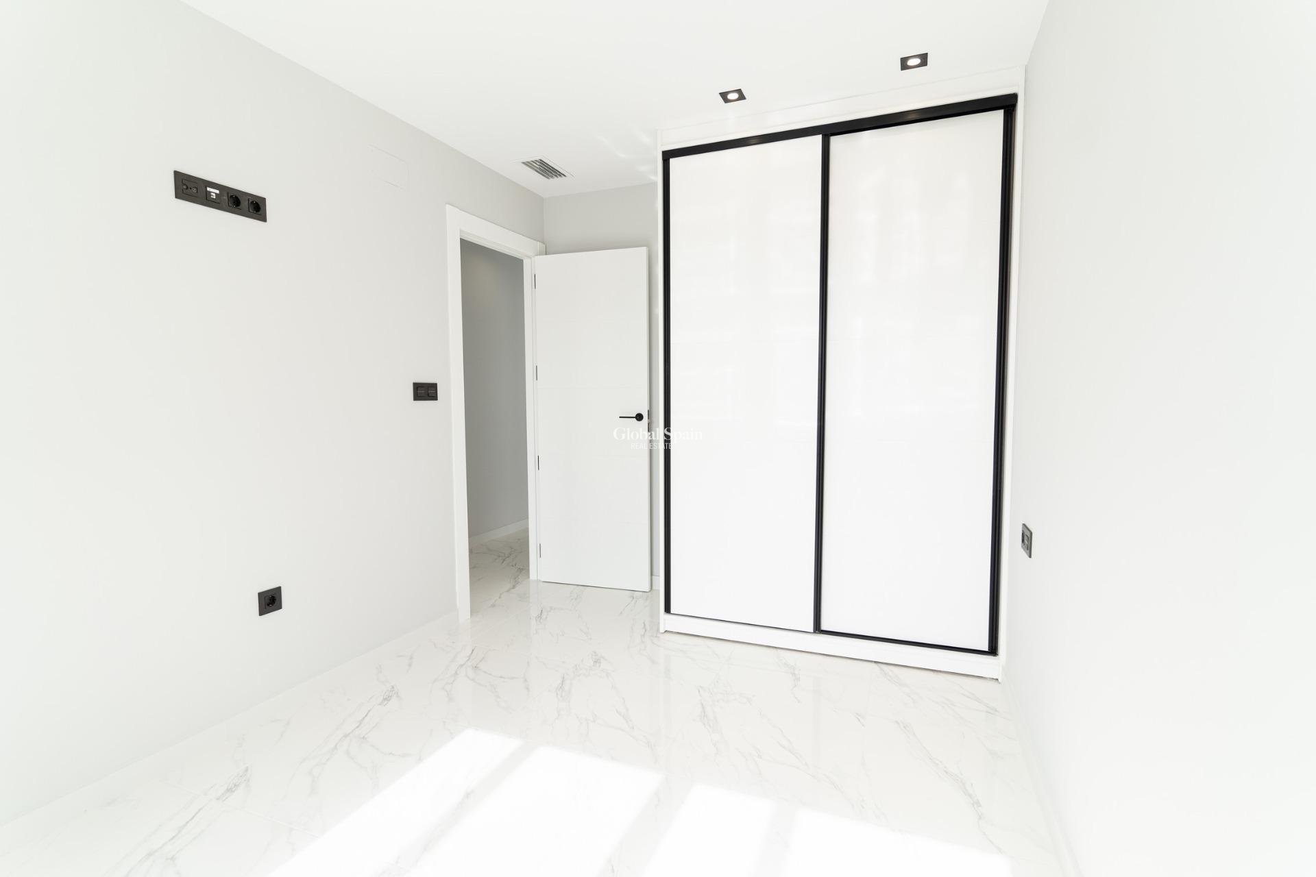 Nouvelle construction - VILLA -
ORIHUELA COSTA - Punta Prima