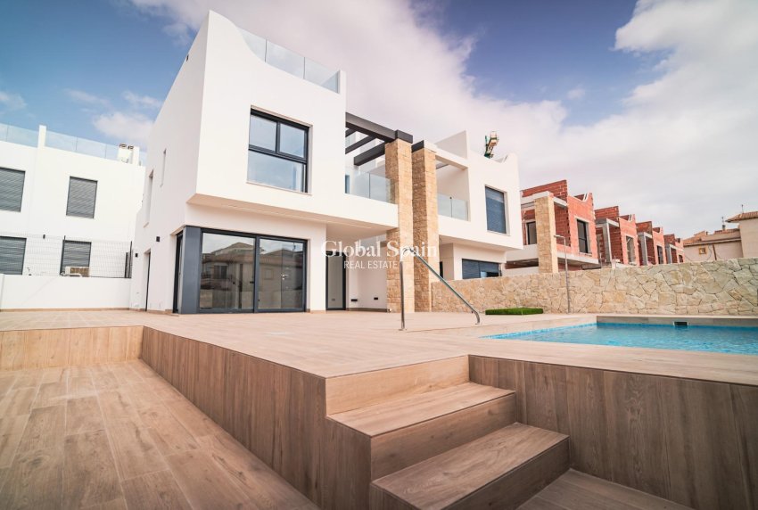 Nouvelle construction - VILLA -
ORIHUELA COSTA - Punta Prima