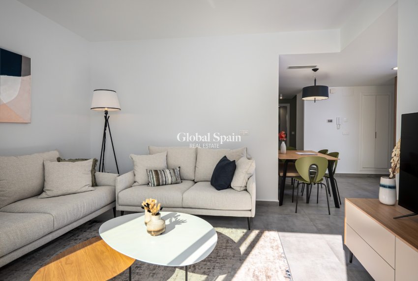 Nouvelle construction - VILLA -
ORIHUELA COSTA - VILLAMARTÍN