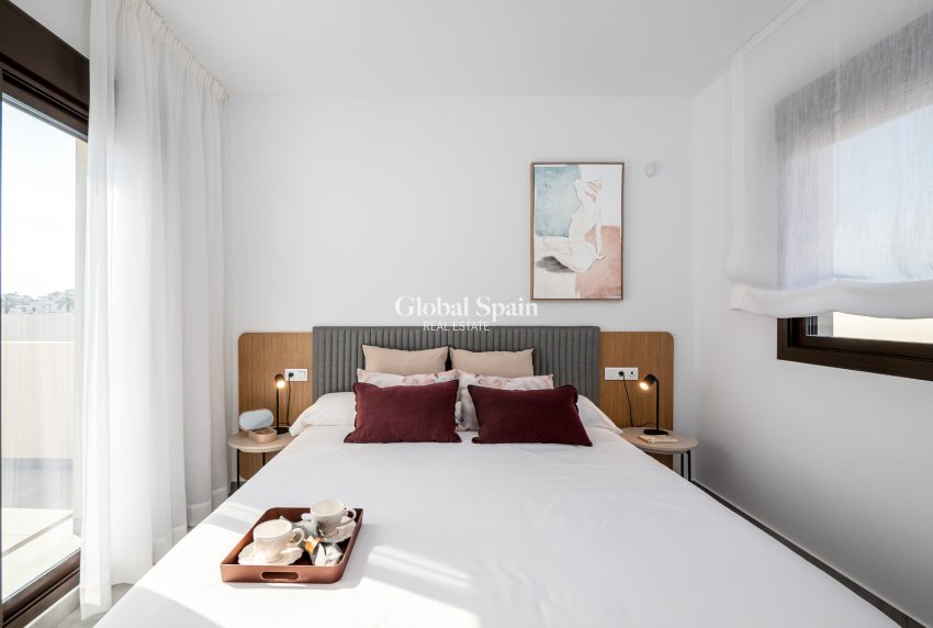 Nouvelle construction - VILLA -
ORIHUELA COSTA - VILLAMARTÍN