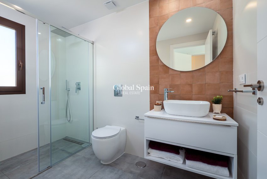 Nouvelle construction - VILLA -
ORIHUELA COSTA - VILLAMARTÍN