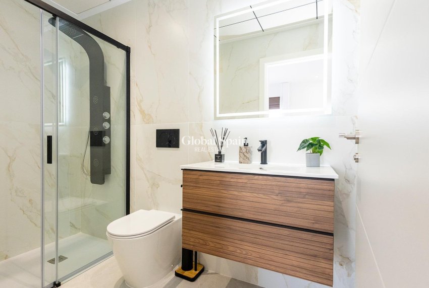 Nouvelle construction - VILLA -
ORIHUELA - Vistabella Golf