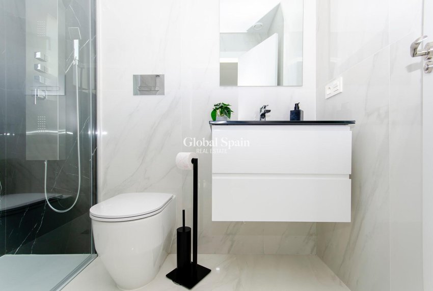 Nouvelle construction - VILLA -
ORIHUELA - Vistabella Golf