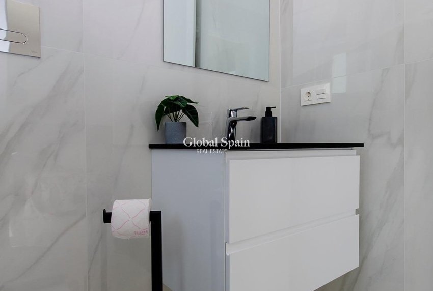 Nouvelle construction - VILLA -
ORIHUELA - Vistabella Golf