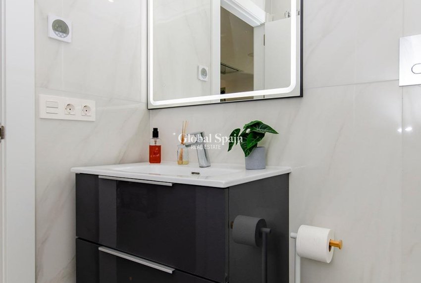 Nouvelle construction - VILLA -
ORIHUELA - Vistabella Golf