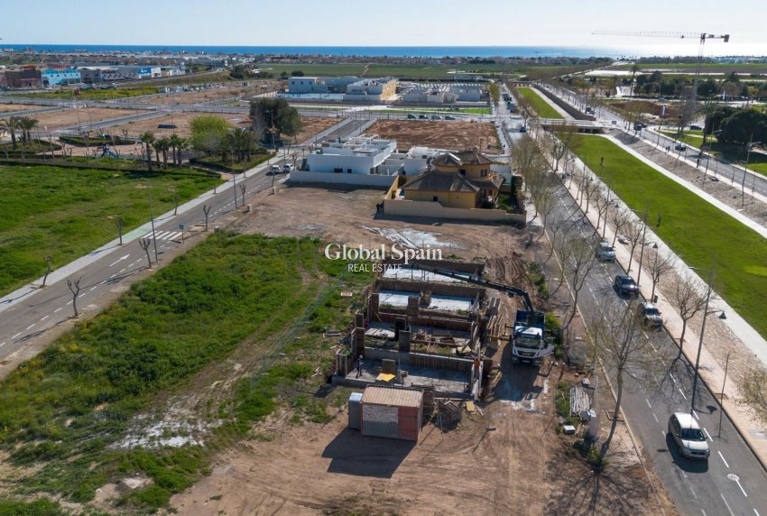 Nouvelle construction - VILLA -
PILAR DE LA HORADADA - pueblo