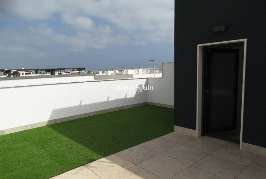 Nouvelle construction - VILLA -
PILAR DE LA HORADADA - pueblo