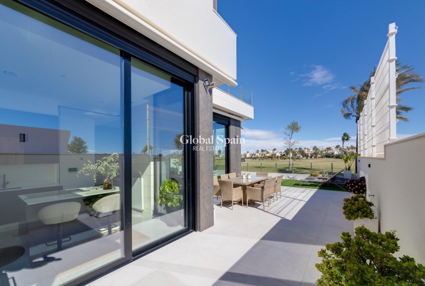 Nouvelle construction - Villa -
PILAR DE LA HORADADA - Roda Golf